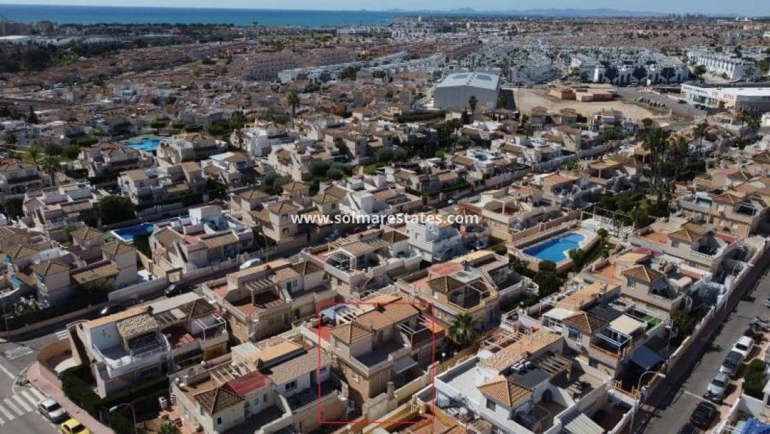 3 soveværelse Byhus til salg i Los Altos med swimmingpool - € 198.995 (Ref: 10000919)