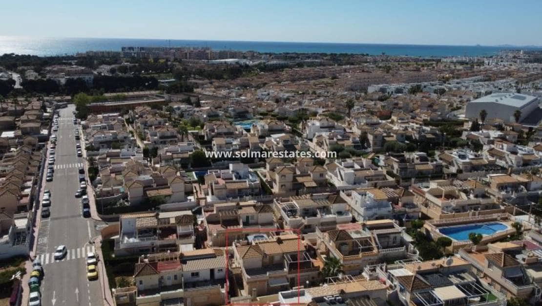 3 soveværelse Byhus til salg i Los Altos med swimmingpool - € 198.995 (Ref: 10000919)