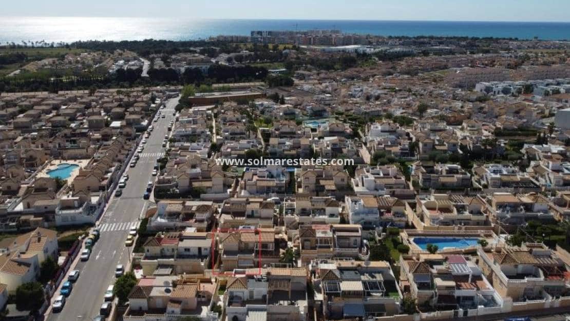 3 soveværelse Byhus til salg i Los Altos med swimmingpool - € 198.995 (Ref: 10000919)