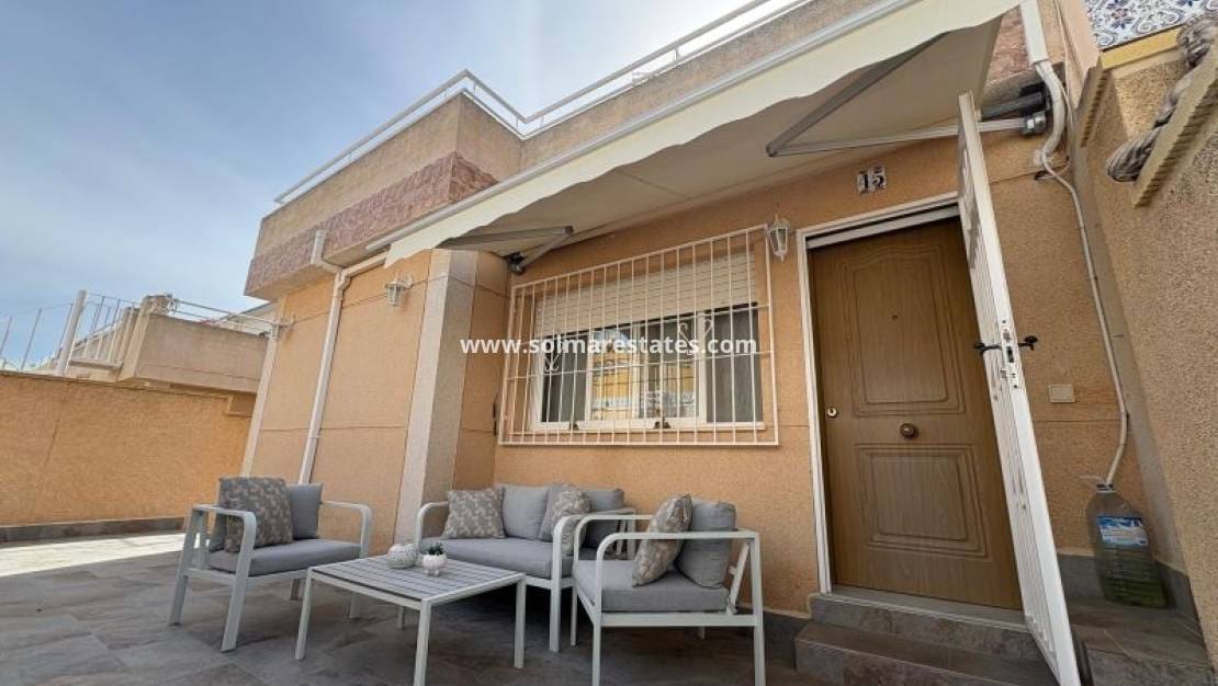 3 soveværelse Byhus til salg i Los Altos med swimmingpool - € 198.995 (Ref: 10000919)