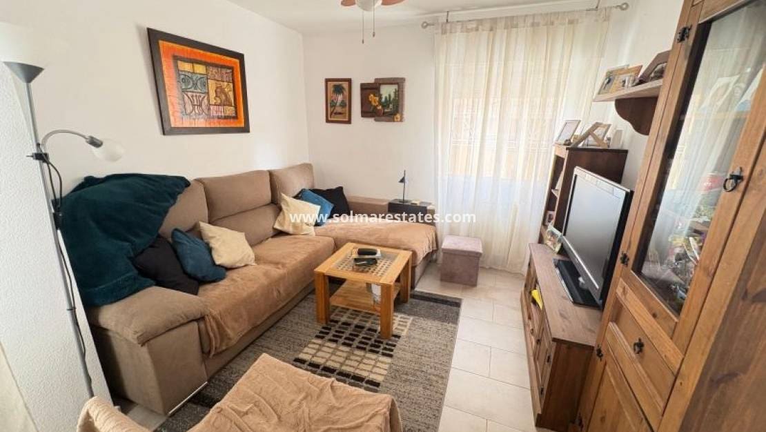 3 soveværelse Byhus til salg i Los Altos med swimmingpool - € 198.995 (Ref: 10000919)