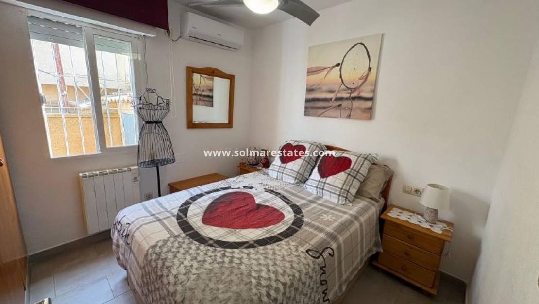 3 soveværelse Byhus til salg i Los Altos med swimmingpool - € 198.995 (Ref: 10000919)