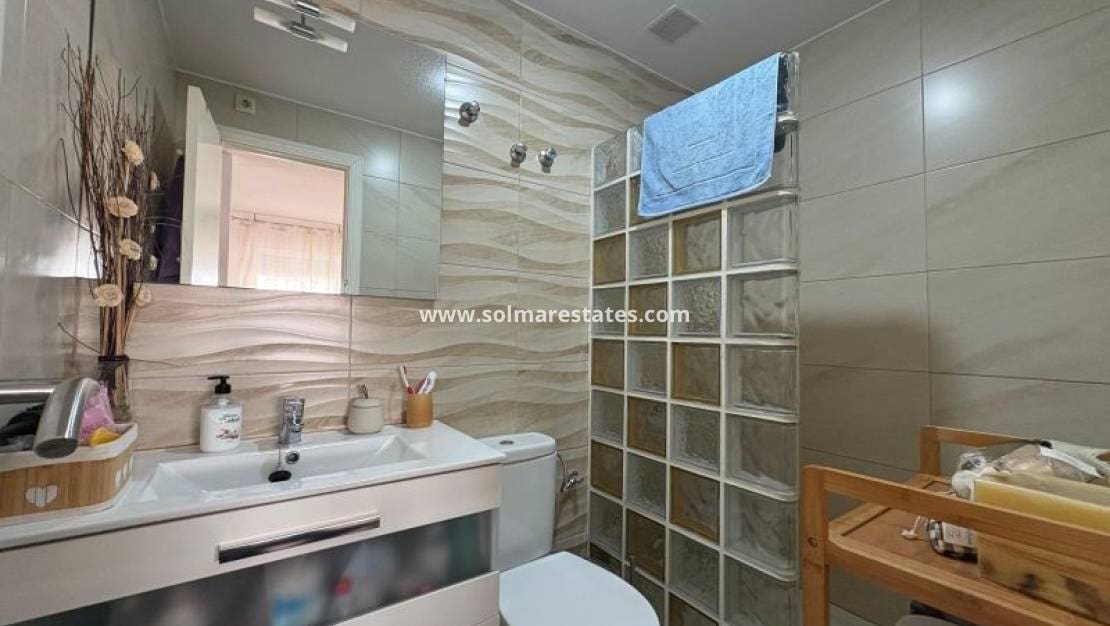 3 soveværelse Byhus til salg i Los Altos med swimmingpool - € 198.995 (Ref: 10000919)