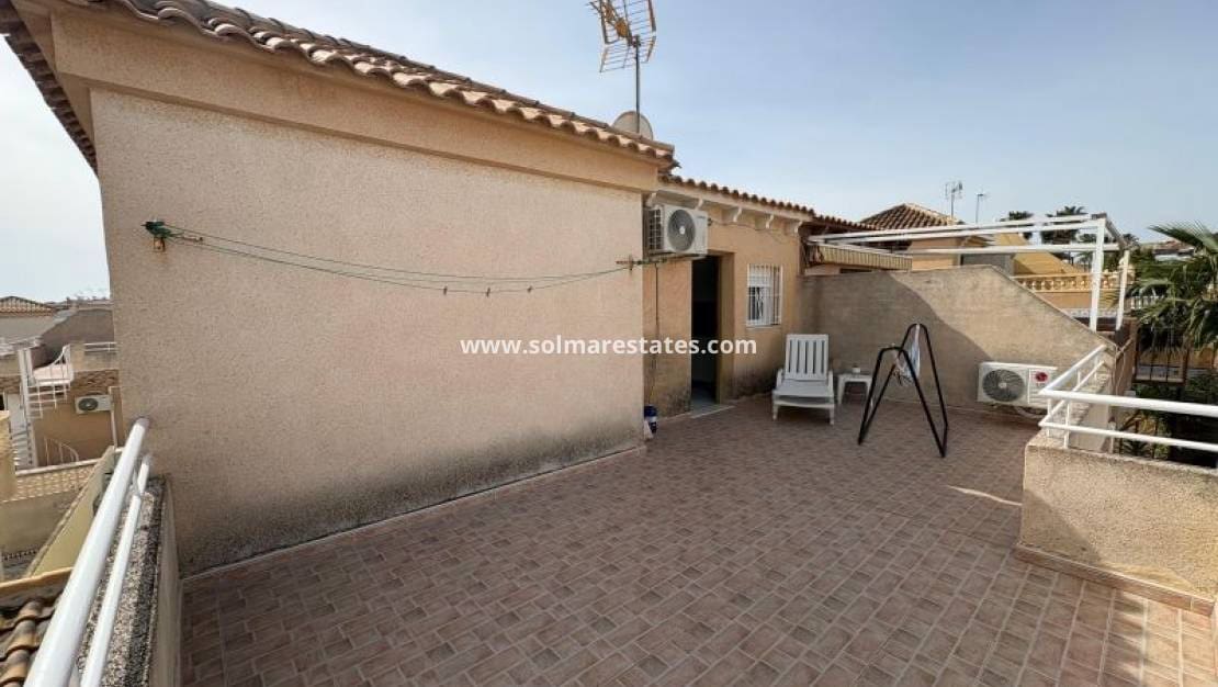 3 soveværelse Byhus til salg i Los Altos med swimmingpool - € 198.995 (Ref: 10000919)