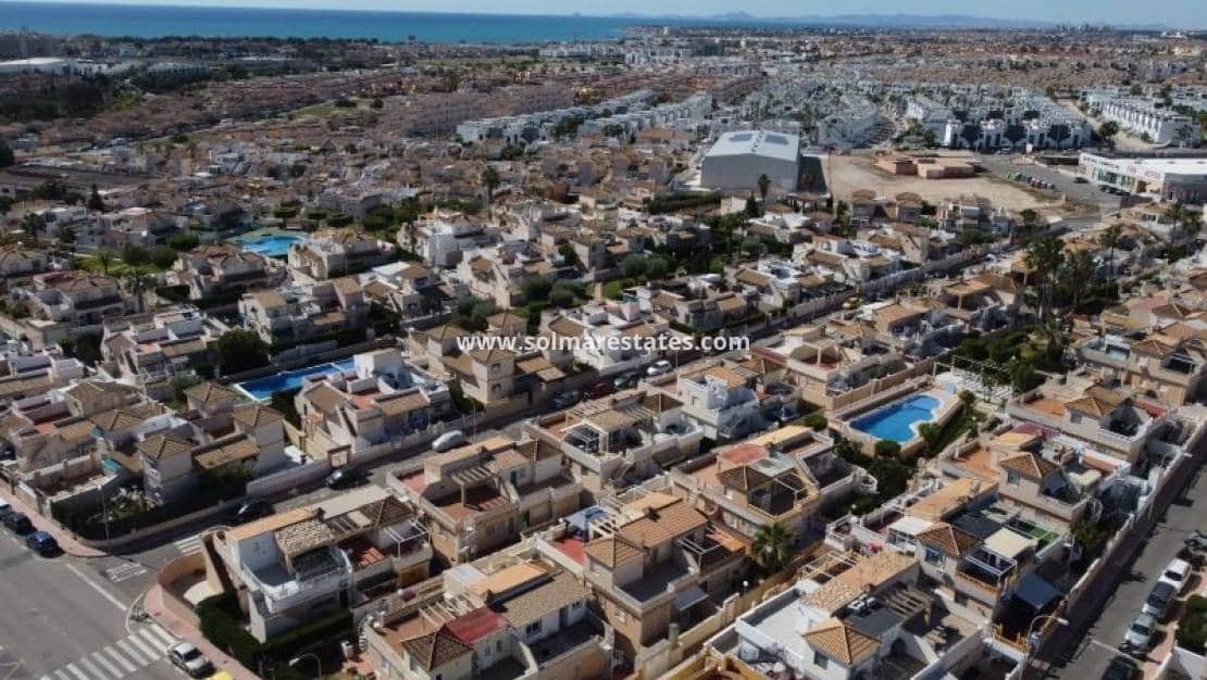 3 soveværelse Byhus til salg i Los Altos med swimmingpool - € 198.995 (Ref: 10000919)