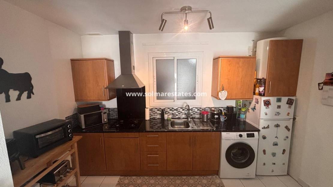 2 soveværelse Lejlighed til salg i El Chaparral - € 139.995 (Ref: 10001330)