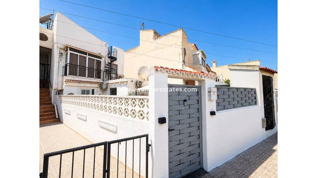 2 soveværelse Lejlighed til salg i El Chaparral - € 139.995 (Ref: 10001330)