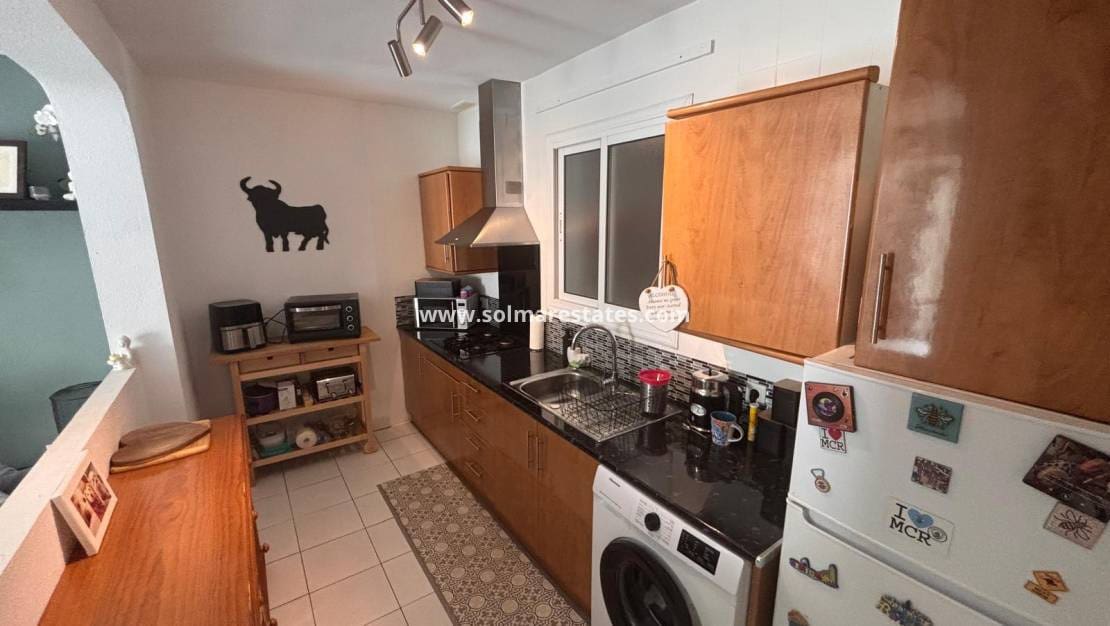 2 soveværelse Lejlighed til salg i El Chaparral - € 139.995 (Ref: 10001330)