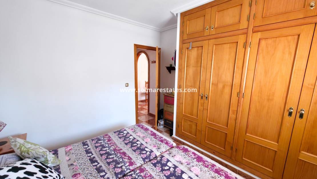 Apartamento de 2 habitaciones en Cabo Roig en venta con piscina - 157.500 € (Ref: 10001332)