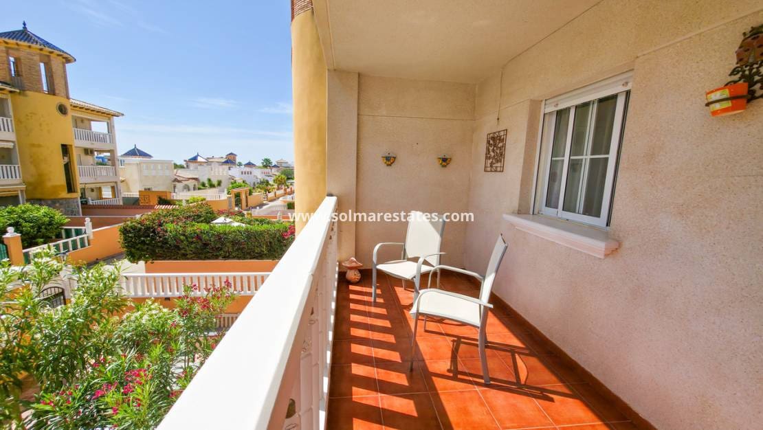 Apartamento de 2 habitaciones en Cabo Roig en venta con piscina - 157.500 € (Ref: 10001332)