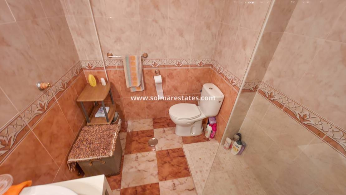 Apartamento de 2 habitaciones en Cabo Roig en venta con piscina - 157.500 € (Ref: 10001332)