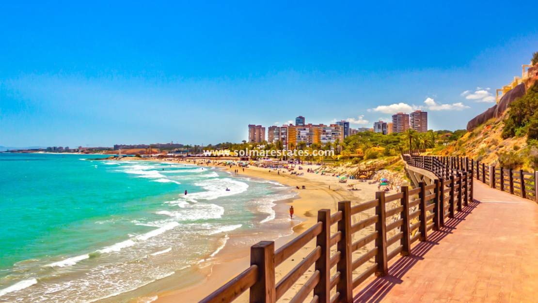 Apartamento de 2 habitaciones en Cabo Roig en venta con piscina - 157.500 € (Ref: 10001332)