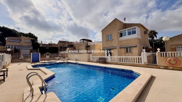 4 Zimmer Villa zu verkaufen in Los Balcones mit Pool - 270.000 € (Ref: 10001333)
