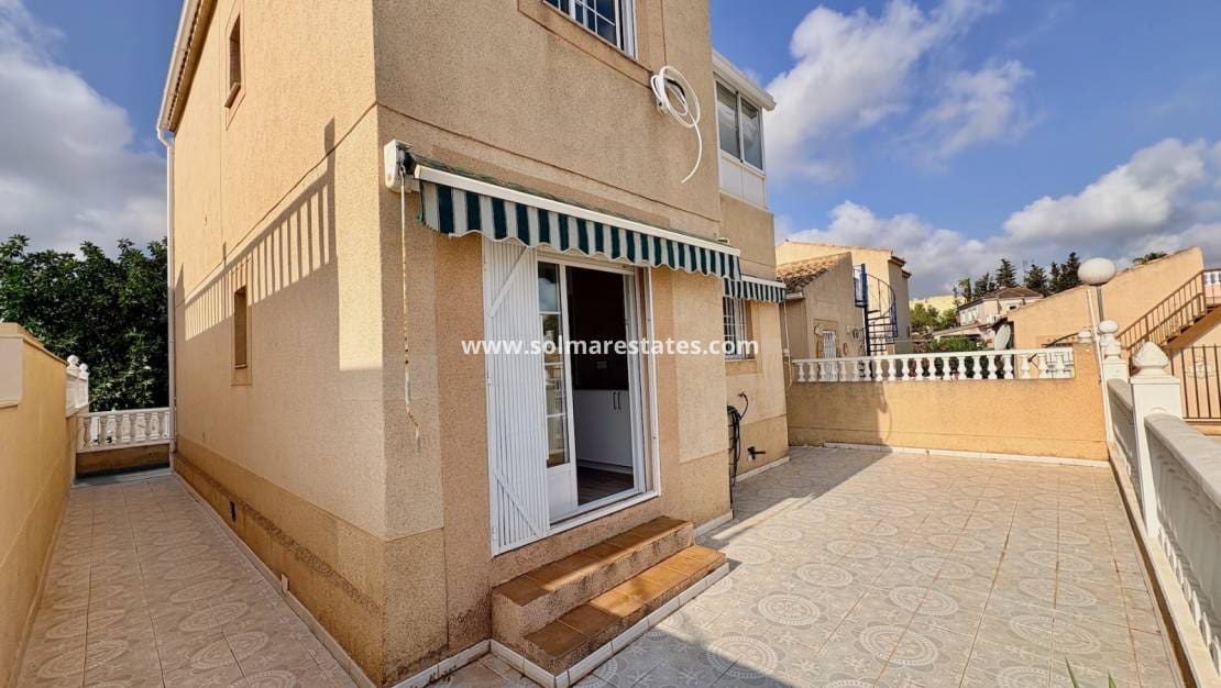 4 Zimmer Villa zu verkaufen in Los Balcones mit Pool - 270.000 € (Ref: 10001333)