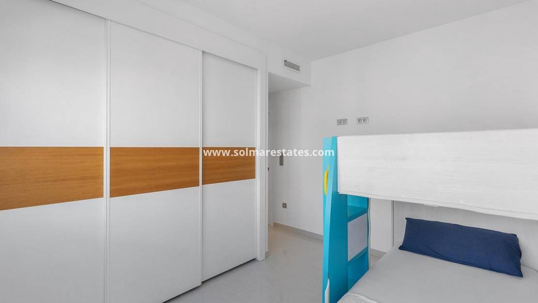 3 makuuhuone Huvila myytävänä paikassa Pueblo Bravo mukana uima-altaan - 460 000 € (Ref: 10004298)