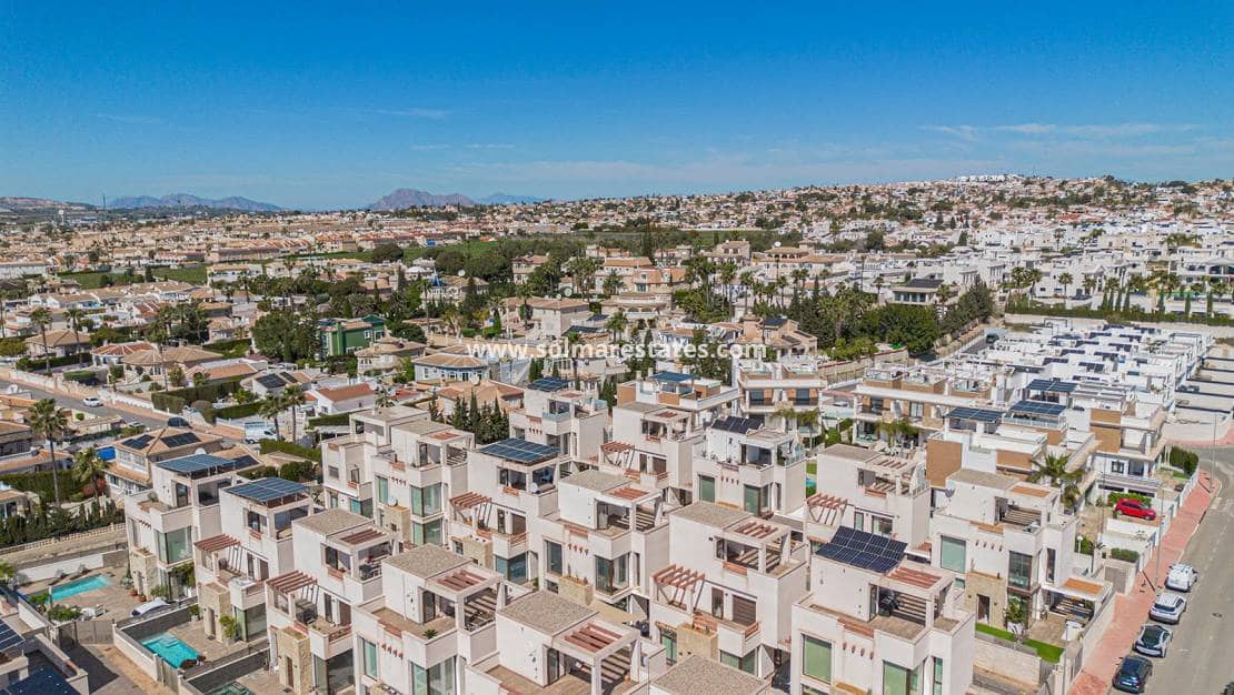 3 makuuhuone Huvila myytävänä paikassa Pueblo Bravo mukana uima-altaan - 460 000 € (Ref: 10004298)