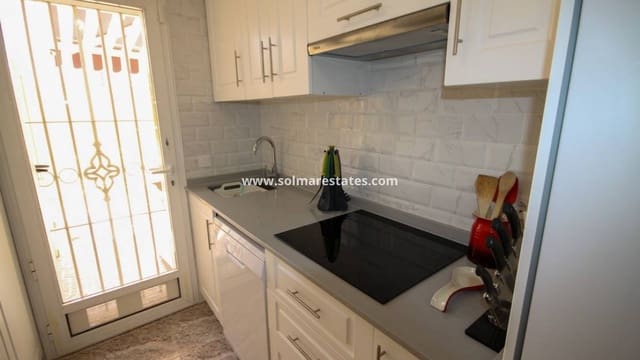4 soveværelse Byhus til salg i Villamartin, Orihuela med swimmingpool - € 225.000 (Ref: 10004478)
