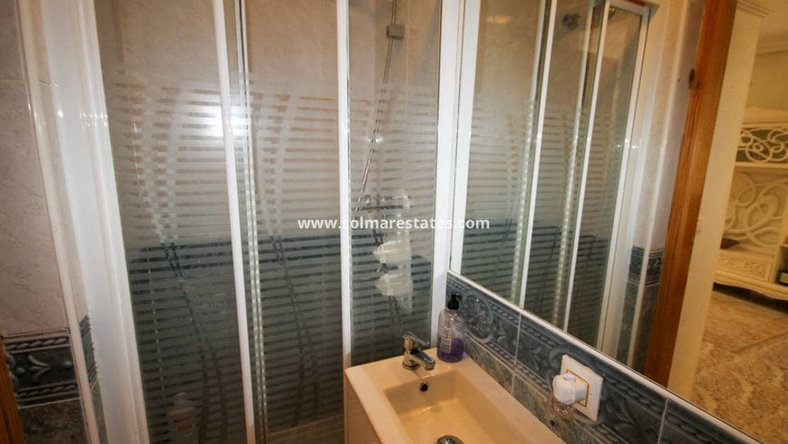 4 soveværelse Byhus til salg i Villamartin med swimmingpool - € 225.000 (Ref: 10004478)