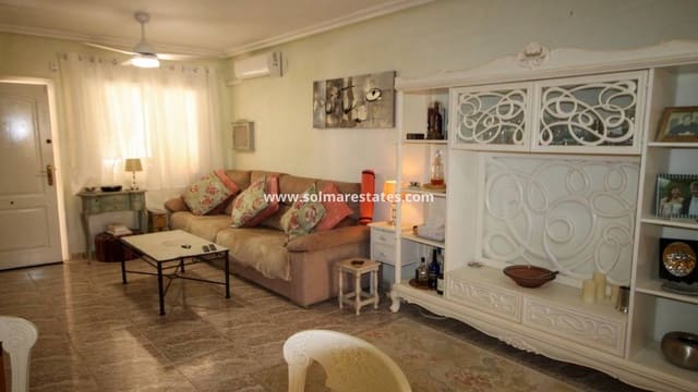 4 soveværelse Byhus til salg i Villamartin, Orihuela med swimmingpool - € 225.000 (Ref: 10004478)
