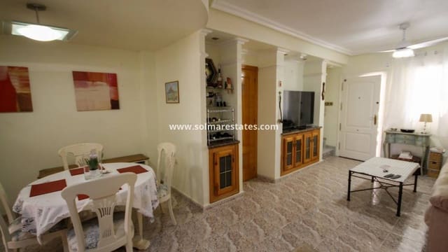 4 soveværelse Byhus til salg i Villamartin, Orihuela med swimmingpool - € 225.000 (Ref: 10004478)