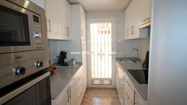 4 soveværelse Byhus til salg i Villamartin, Orihuela med swimmingpool - € 225.000 (Ref: 10004478)