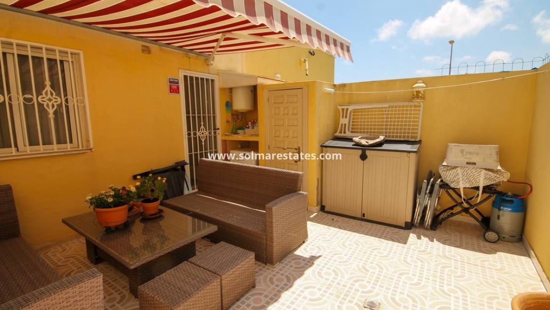 4 soveværelse Byhus til salg i Villamartin med swimmingpool - € 225.000 (Ref: 10004478)