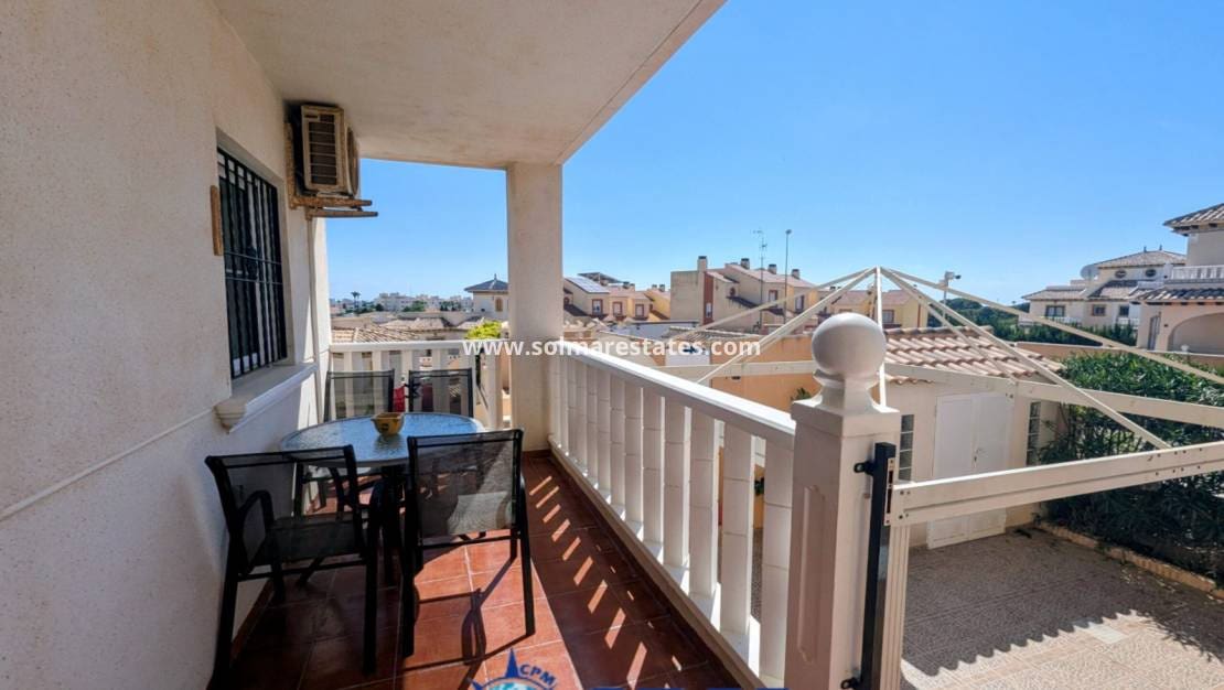 2 sovrum Lägenhet till salu i Cabo Roig med pool - 155 000 € (Ref: 10004630)