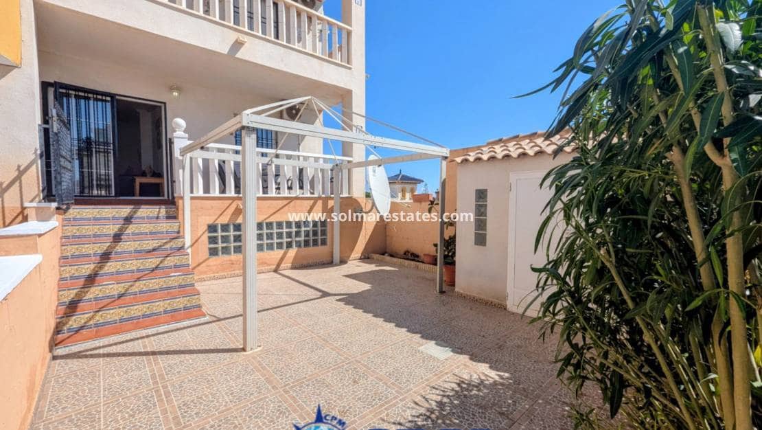 2 sovrum Lägenhet till salu i Cabo Roig med pool - 155 000 € (Ref: 10004630)
