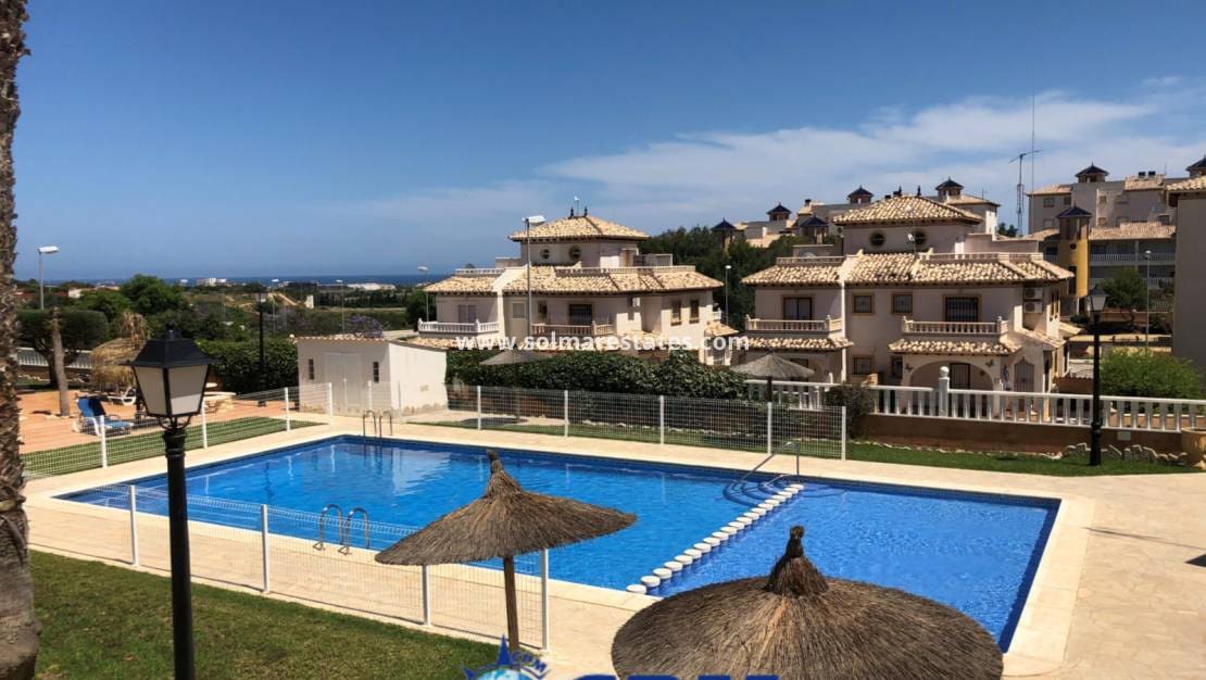 2 sovrum Lägenhet till salu i Cabo Roig med pool - 155 000 € (Ref: 10004630)
