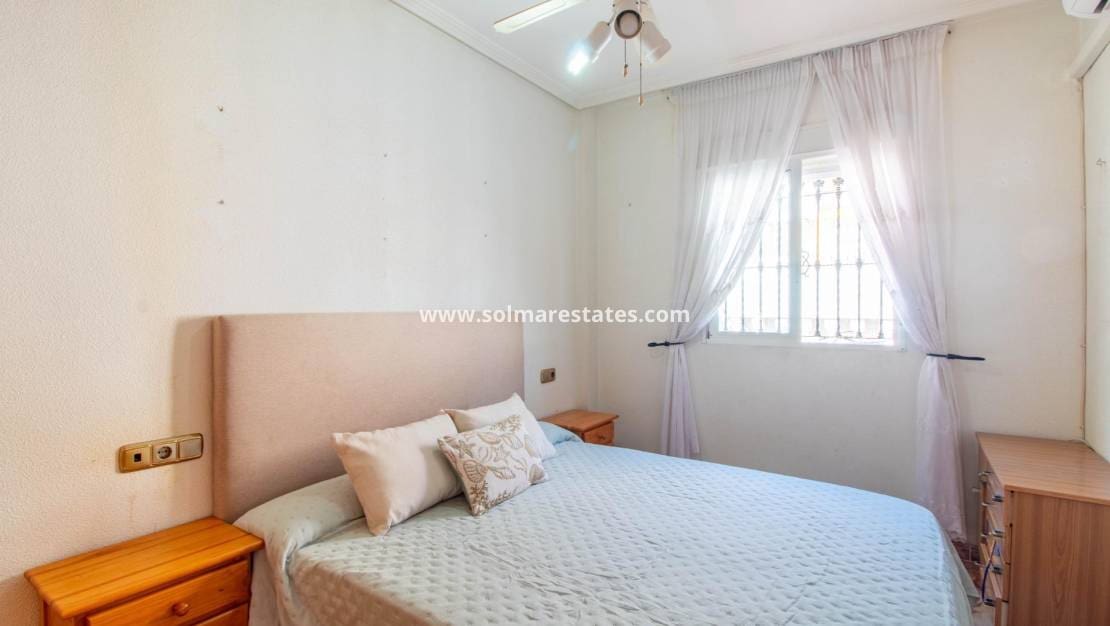 2 makuuhuone Bungalow myytävänä paikassa Cabo Roig mukana uima-altaan - 179 900 € (Ref: 10004632)