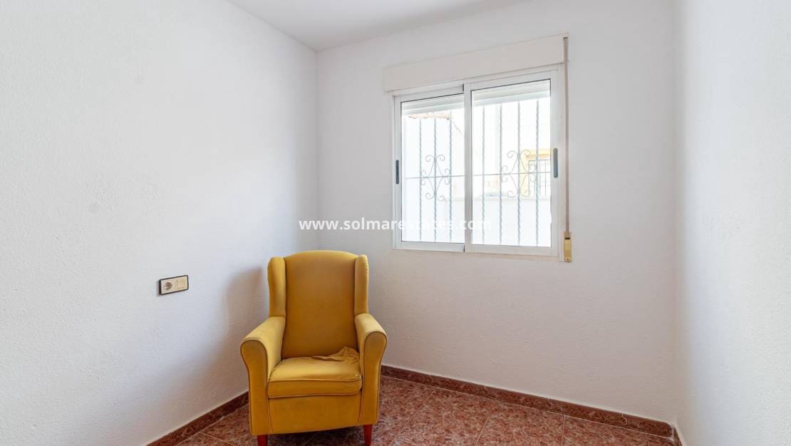 3 bedroom Townhouse for sale in Los Altos with pool - € 179,000 (Ref: 10004633)