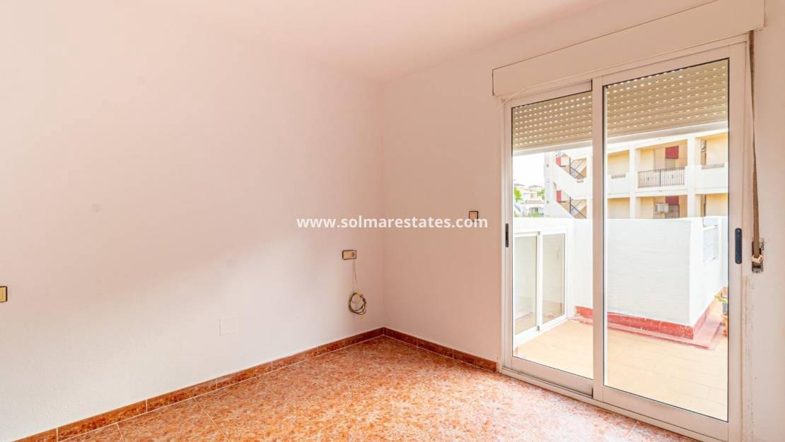 3 bedroom Townhouse for sale in Los Altos with pool - € 179,000 (Ref: 10004633)