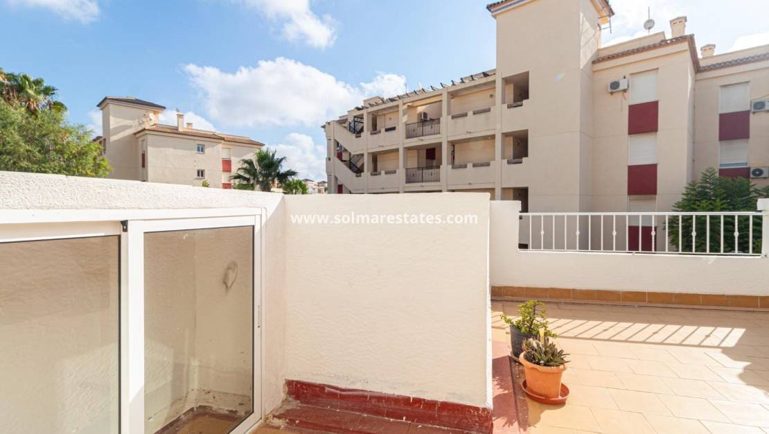 3 bedroom Townhouse for sale in Los Altos with pool - € 179,000 (Ref: 10004633)