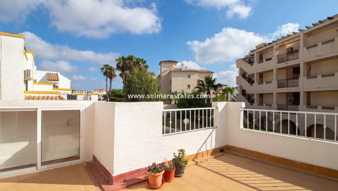 3 bedroom Townhouse for sale in Los Altos with pool - € 179,000 (Ref: 10004633)