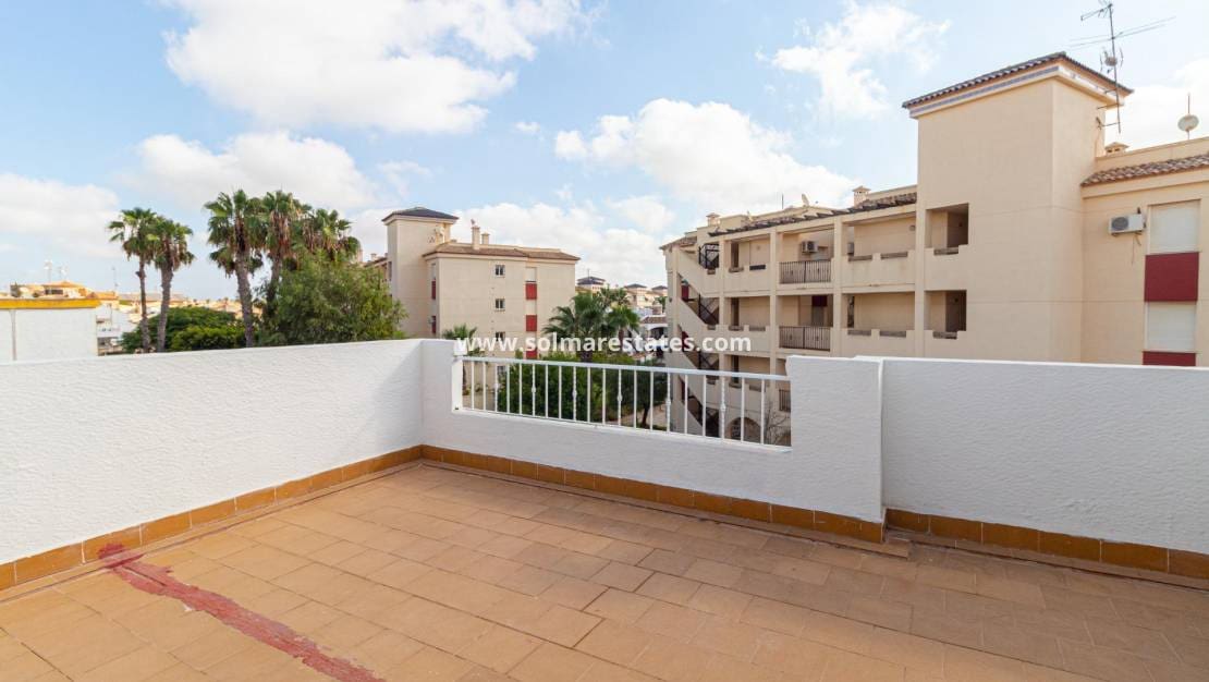 3 bedroom Townhouse for sale in Los Altos with pool - € 179,000 (Ref: 10004633)