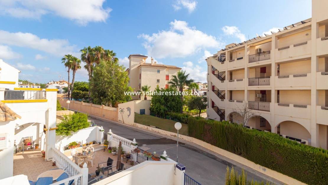 3 bedroom Townhouse for sale in Los Altos with pool - € 179,000 (Ref: 10004633)