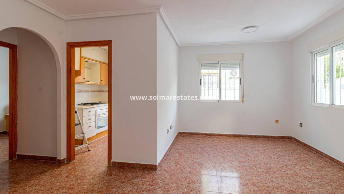 3 bedroom Townhouse for sale in Los Altos with pool - € 179,000 (Ref: 10004633)