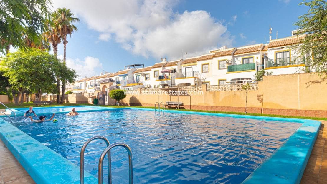 3 bedroom Townhouse for sale in Los Altos with pool - € 179,000 (Ref: 10004633)