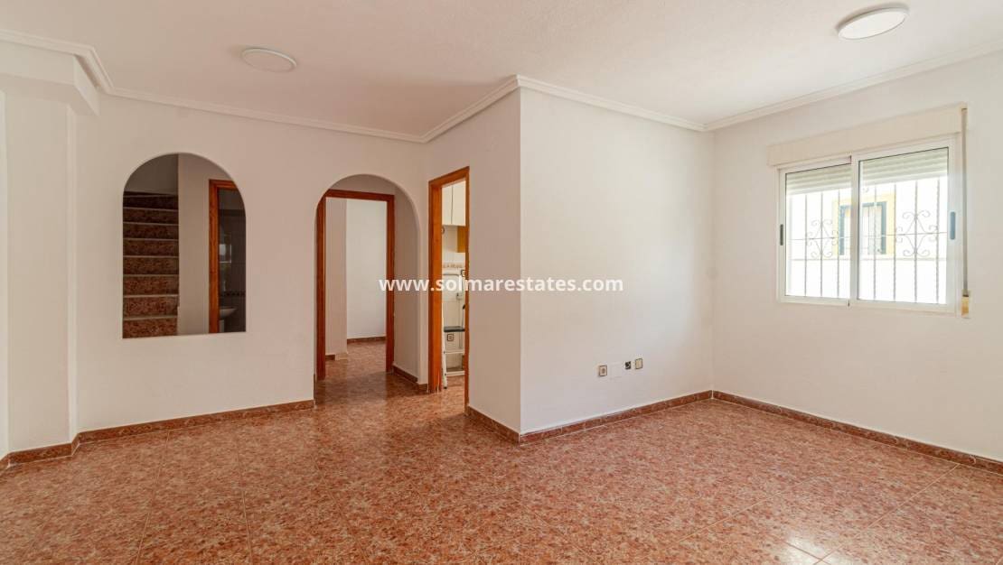 3 bedroom Townhouse for sale in Los Altos with pool - € 179,000 (Ref: 10004633)