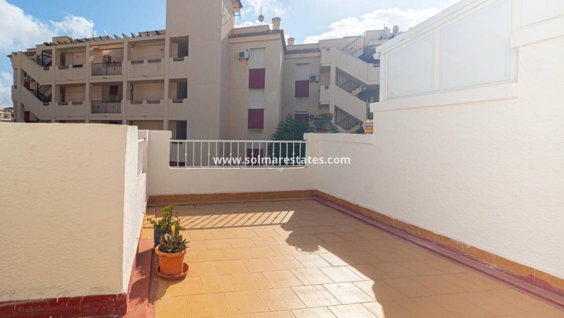 3 bedroom Townhouse for sale in Los Altos with pool - € 179,000 (Ref: 10004633)