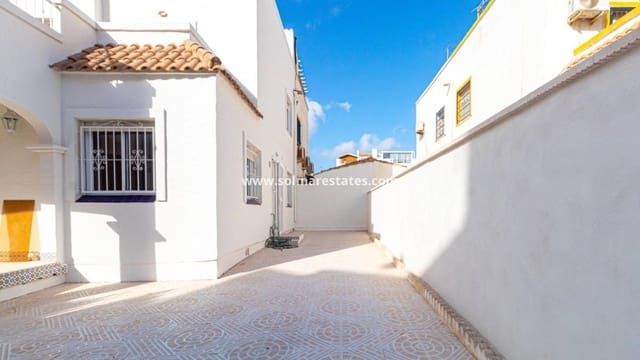 3 bedroom Townhouse for sale in Los Altos with pool - € 179,000 (Ref: 10004633)
