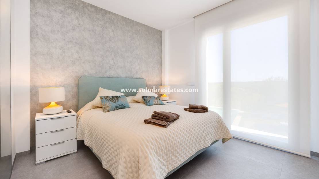 2 soverom Leilighet til salgs i Campoamor med svømmebasseng - € 449 000 (Ref: 10007532)