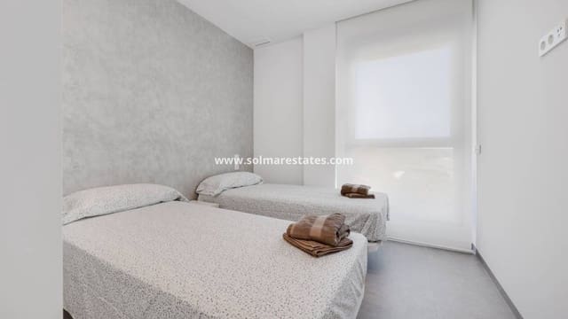 2 soverom Leilighet til salgs i Campoamor, Orihuela med svømmebasseng - € 449 000 (Ref: 10007532)