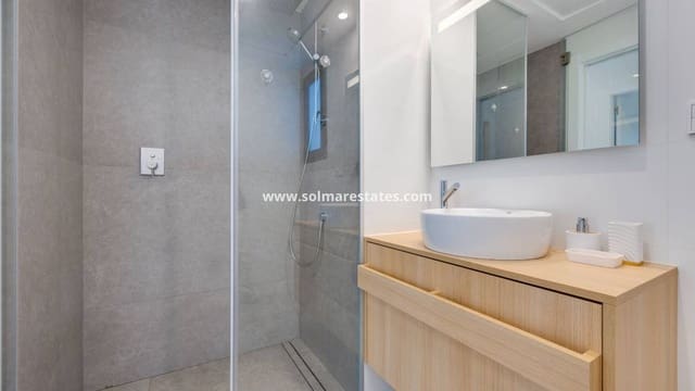 2 soverom Leilighet til salgs i Campoamor, Orihuela med svømmebasseng - € 449 000 (Ref: 10007532)