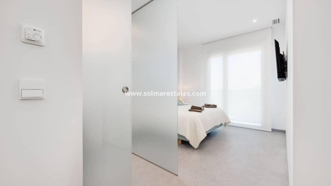 2 soverom Leilighet til salgs i Campoamor med svømmebasseng - € 449 000 (Ref: 10007532)
