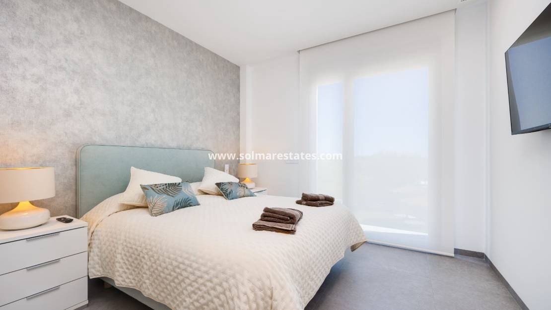 2 soverom Leilighet til salgs i Campoamor med svømmebasseng - € 449 000 (Ref: 10007532)