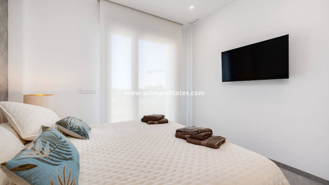 2 soverom Leilighet til salgs i Campoamor med svømmebasseng - € 449 000 (Ref: 10007532)