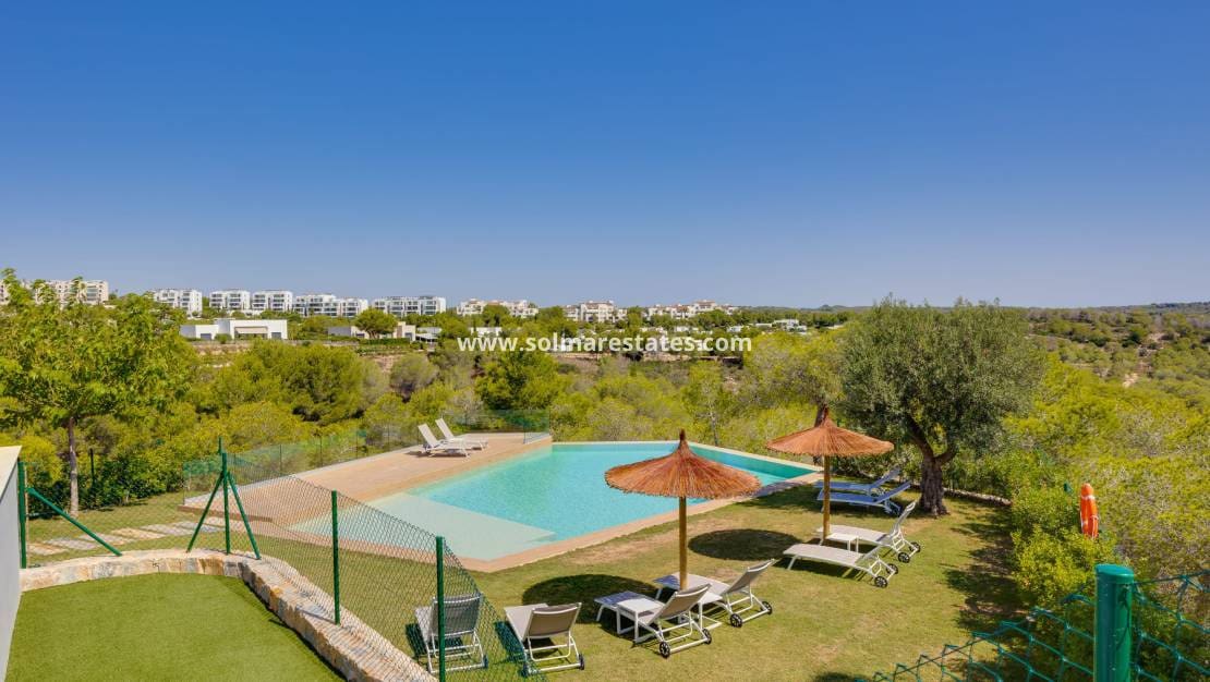 2 soverom Leilighet til salgs i Campoamor med svømmebasseng - € 449 000 (Ref: 10007532)