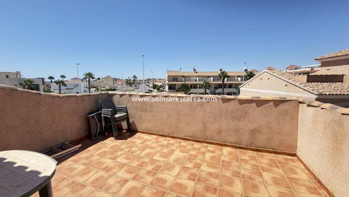 3 slaapkamer Appartement te koop in La Zenia met zwembad - € 189.000 (Ref: 10007750)