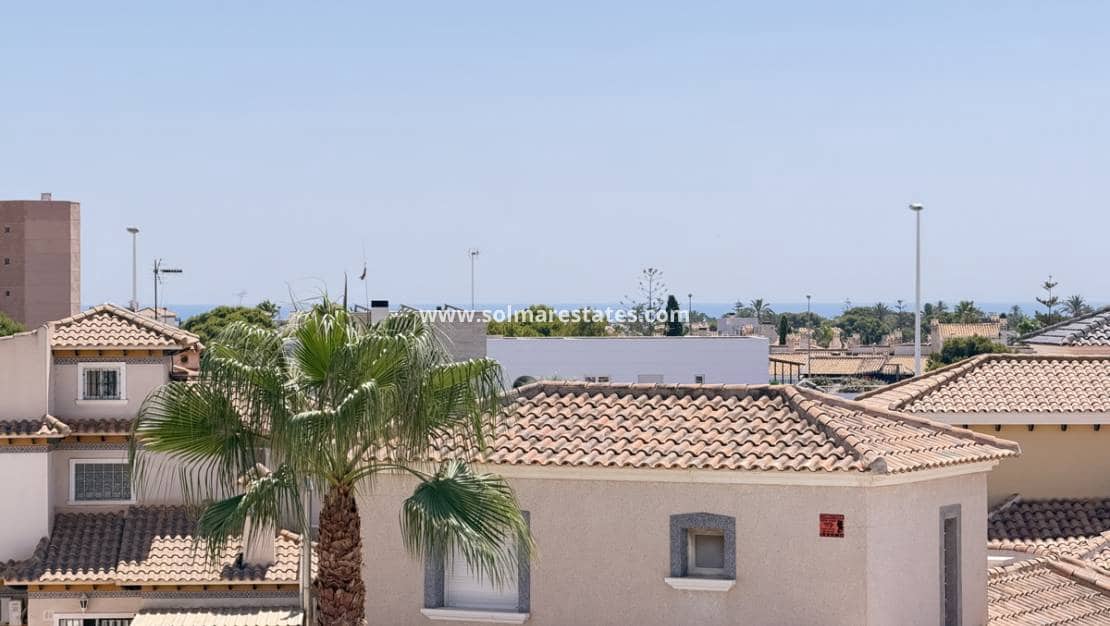 3 slaapkamer Appartement te koop in La Zenia met zwembad - € 189.000 (Ref: 10007750)